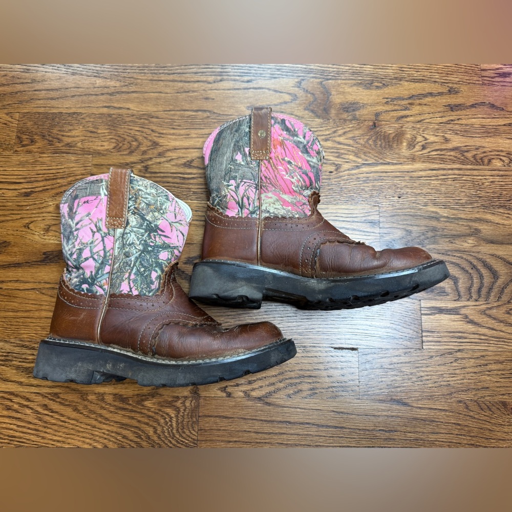ARIAT Girls Fatbaby Round Toe Pink / Brown Camo Cowgirl Boots Size 6.5